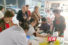 石鼓区潇湘街道社区卫生服务中心开展骨密度检测，守护居民骨骼健康图片