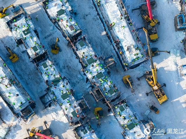 第二十七届哈尔滨冰雪大世界进度条加载中