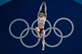 谢思埸归来仍是王者，携手王宗源包揽男子3米板冠亚军图片