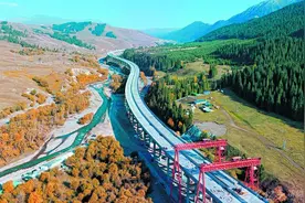 抢时间赶进度 那巴公路建设正酣图片