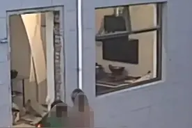 河南“厨房爆炸后折返救妻”男子不幸去世 儿子：母亲仍未脱险，治疗费用存在缺口图片