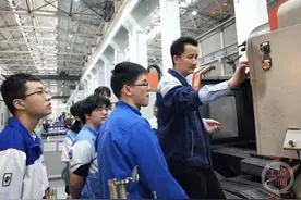 望江“兵器人”李雪松：练就本领绝活 培养技能人才图片