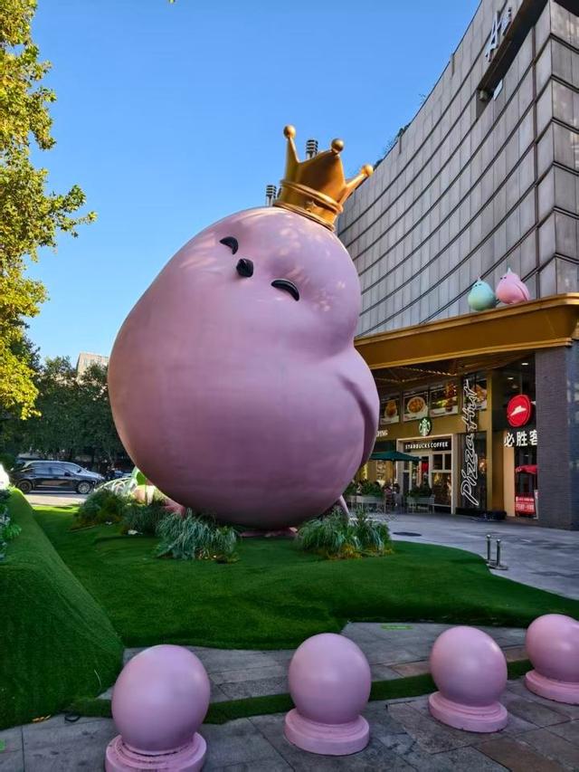 在杭州街头C位出道！最近这几个地方有点热闹，你去打卡了吗