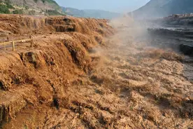 黄河壶口瀑布“金瀑飞流”迎来最佳观赏期图片