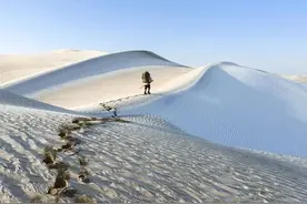 40天1004公里！两小伙徒步穿越塔克拉玛干沙漠图片