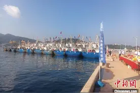 黄渤海休渔期结束 大连千余艘渔船奔赴各渔区开展海上捕捞作业图片