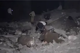 美军空袭也门荷台达已致14人死亡图片