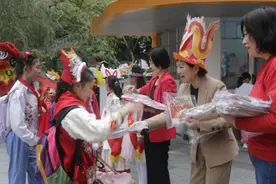广州市中小学生“花式”迎开学！图片
