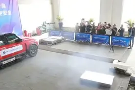 电车快爆炸时能弹射出电池？均胜电子：该技术与公司无关图片