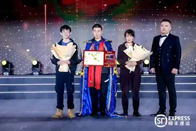 对话发现野居8年流浪汉的深圳快递小哥：志愿服务队已帮助百名流浪者，队员要培训隐私保护图片