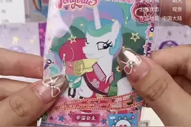 上万人深夜围观，拆卡直播为啥这么“上头”？图片