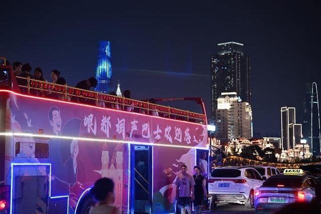 夜游巴士加速“上新”，给你提供满满情绪价值