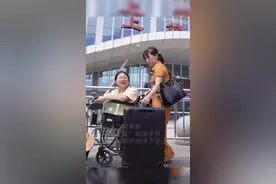 感动全网的“无腿女孩”来临沂上大学了！图片