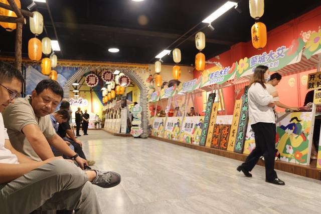 逛集市、品海鲜……上海湾区海渔文化节开幕，这个渔村已累计吸引游客78万人次