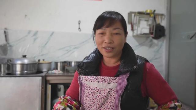 贵州一男子就餐时发现老板娘行为很“可疑”，仔细一听，果断报警！