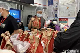 半岛调查丨高额补贴+高温影响+旅游旺季=爆单了！不少外卖商家超负荷运转，半岛记者多方探访图片