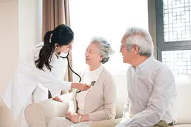 完善“意定监护”，让困境老人“老有所依”｜时评图片