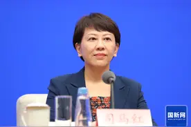 北京市副市长：全球首款人工智能骨科手术机器人将亮相服贸会图片