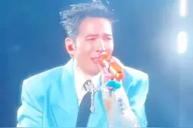 萧敬腾哭得有多惨，粉丝笑得就有多疯狂图片