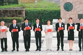 用电吉他弹拨中国好声音图片