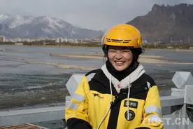 “00后”藏族女骑手努色：攒够20万就开一家自己的餐馆图片