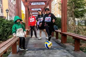 乡村记忆社区：姐妹们比拼趣味运动会图片