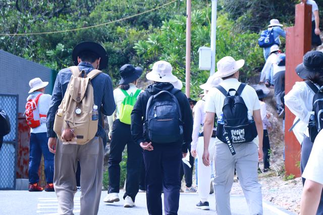 搭建自然交友新平台，茜坑社区青工山海徒步
