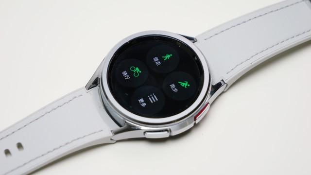 ����Galaxy Watch6 Classic���֣���Ӳ���������ʱ�е�Ʒ