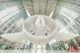 岳阳造“空中发电站”惊艳亮相图片