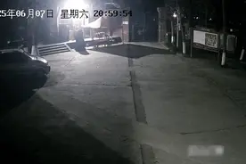 把功德箱当“提款箱”，男子两次“提款”未成反被抓图片