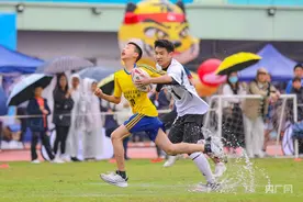 福建举办青少年橄榄球锦标赛图片