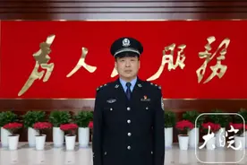 榜样｜芜湖民警汤伦虎：以数据为刃，用忠诚铸就警界传奇图片