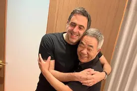 奥沙利文晒与丁俊晖父亲合照：我爱丁俊晖，但我可能更爱你爸爸图片