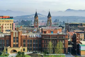 青岛影视基地：“后浪”奔涌向前 领航电影工业图片