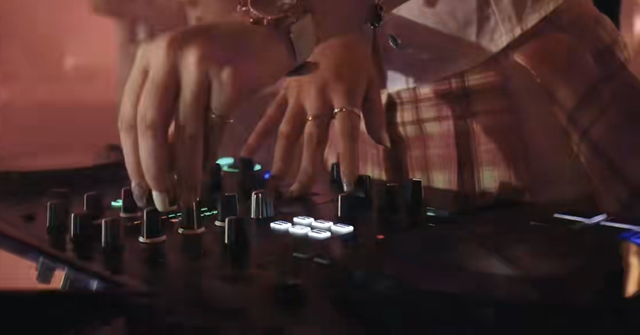 泼水电音+啤酒焰火！看白河如何引爆暑末终极狂欢……