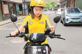 “如果妈妈不工作，很多人就饿肚子了”小学生作文《我的站长妈妈》走红网络 记者采访当事外卖女骑手图片