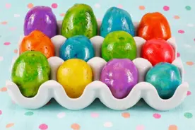 关税一征，鸡蛋价格还要涨？美国人：今年复活节改用土豆做彩蛋图片