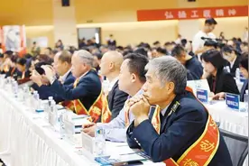 西安市“匠心传承 筑梦未来”劳模工匠进校园活动启动图片