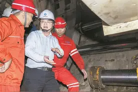 黄毅：十年磨一“盾”图片