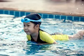 泳衣千万不要穿这两个颜色，真的很危险！图片