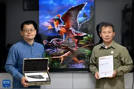 时隔160年新发现！改写鸟类演化历史｜封面头条图片