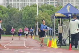 合肥市体育中考因降水顺延图片