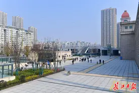 汉口火车站北广场进站口开放，方便汉口中心城区北部、西部东西湖区等旅客便捷进站图片