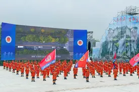 央广网| 推进“一专多能”建设 全国应急救援队伍来渝一展风采图片