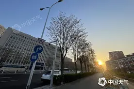 北京今日最高温将升至25℃，明起三天需警惕极端大风天气图片