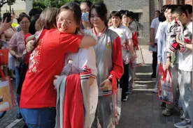 DIY送考服，前班主任考点现身……为梦想而加油！图片