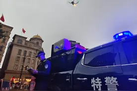 “顶流”外滩迎花车大巡游，警方发布相关区域出行、观演攻略图片