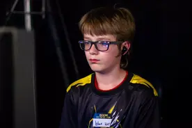 13岁少年威利斯-吉布森成为首位打通《俄罗斯方块》157关的人类图片