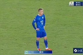 5战全败0进球丢11球！常州0-4送南京登顶，全场36712人观战创纪录图片