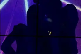 苏翊鸣七夕晒影子合照疑似宣布恋情图片